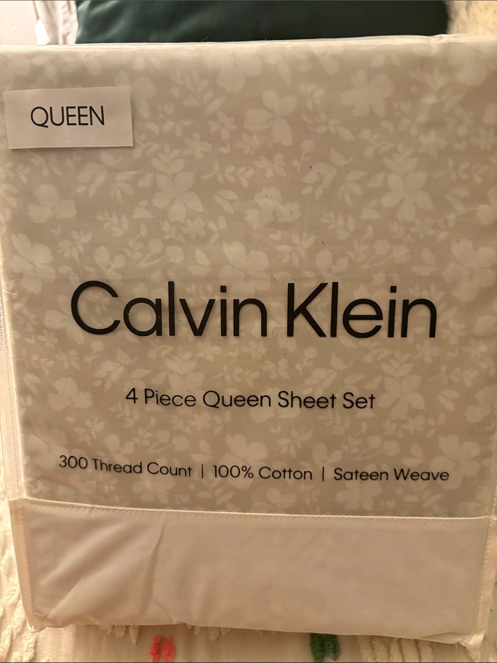 Calvin Klein Queen 4-Piece Sheet Set - Light Gray Floral Pattern